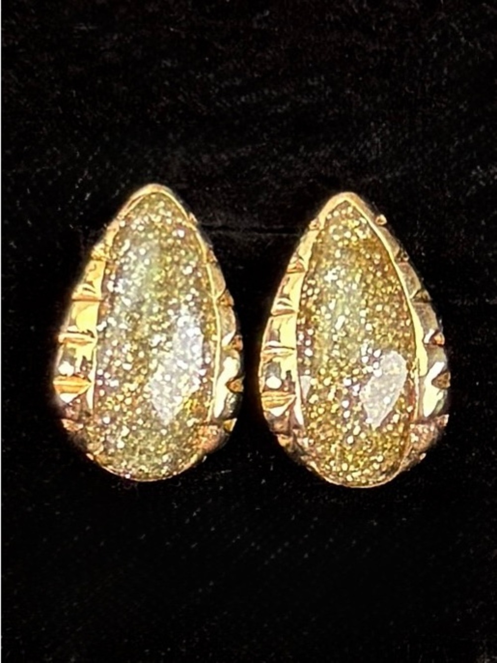 Vintage goldtone, metallic speckled green pierced teardrop earrings